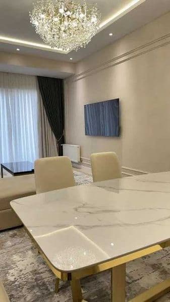 не Далеко Айбек<br />
<br />
Район: Мирабадский <br />
Адрес — фото 4