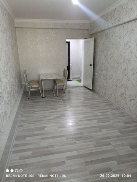 Я хозяйка. Сдаем  свою галерейку в кирпичном доме, напротив 