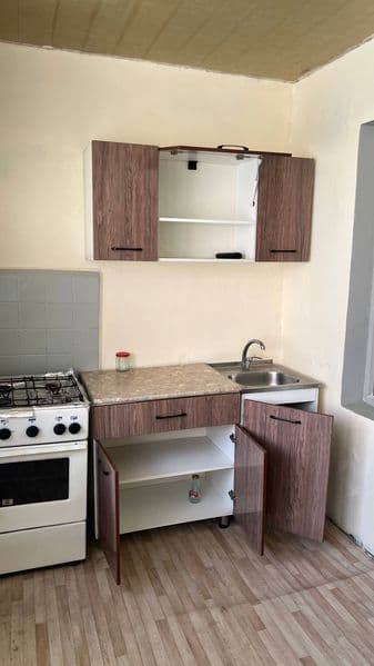 Квартира с обычным ремонтом.<br />
С частичной обстановкой.<