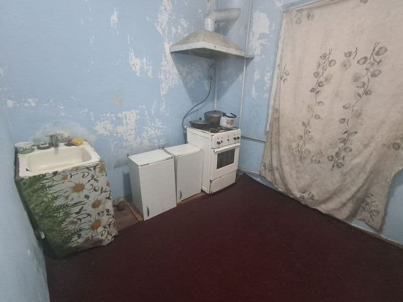 Сергелийский р-н 3 бекат<br />
От метро 100м<br />
1 комнатн