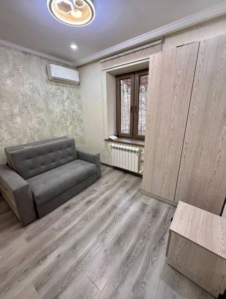 Рядом есть: рестораны, кафе,детский сад,стоянка,больницы, по — фото 4