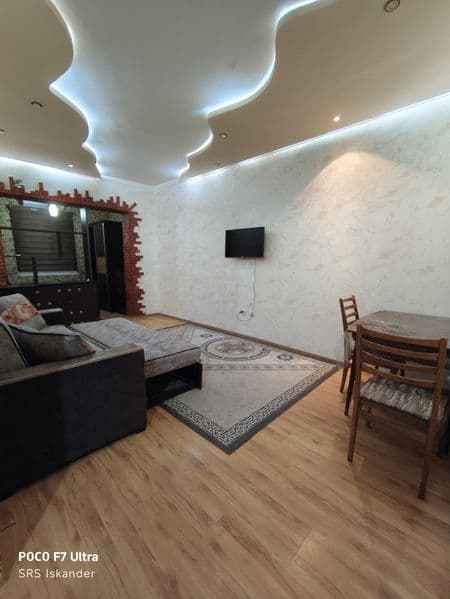 СТУДЕНТЫ НЕ ЗВОНИТЕ <br />
Сдаётся 1 переделанная в 2х комна