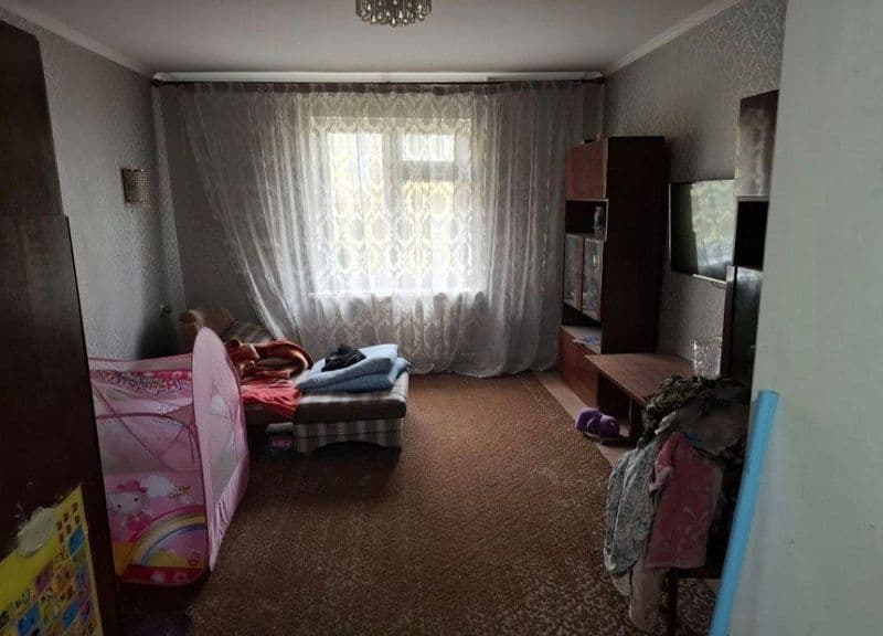 |329|<br />
Район: Чилонзор<br />
Мўлжал: Дўмбиробод<br />
Х — фото 3