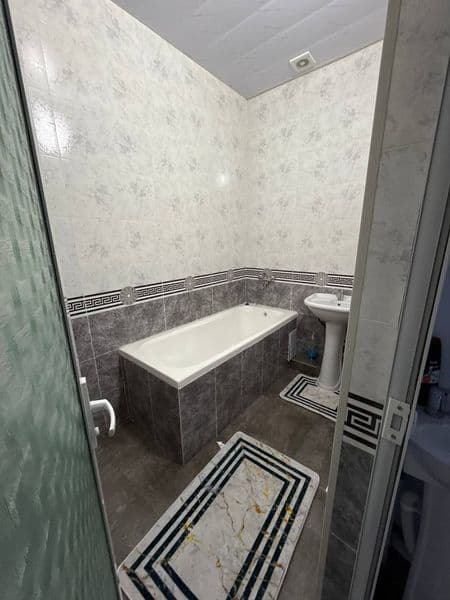 Toshkent Mirzo Ulugʻbek rayonda joylashgan 2-xonali kvartira — фото 3