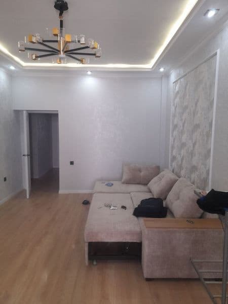 Сдаю квартиру долгосрочный регистрацию делаем <br />
2 комна