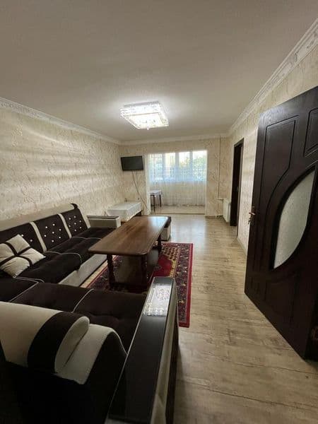 Сдаётся отличная кирпичная квартира с балконом 2*6 на долгий