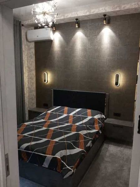 Район: Шайхонтохурский<br />
Адрес: Комолон <br />
<br />
• 