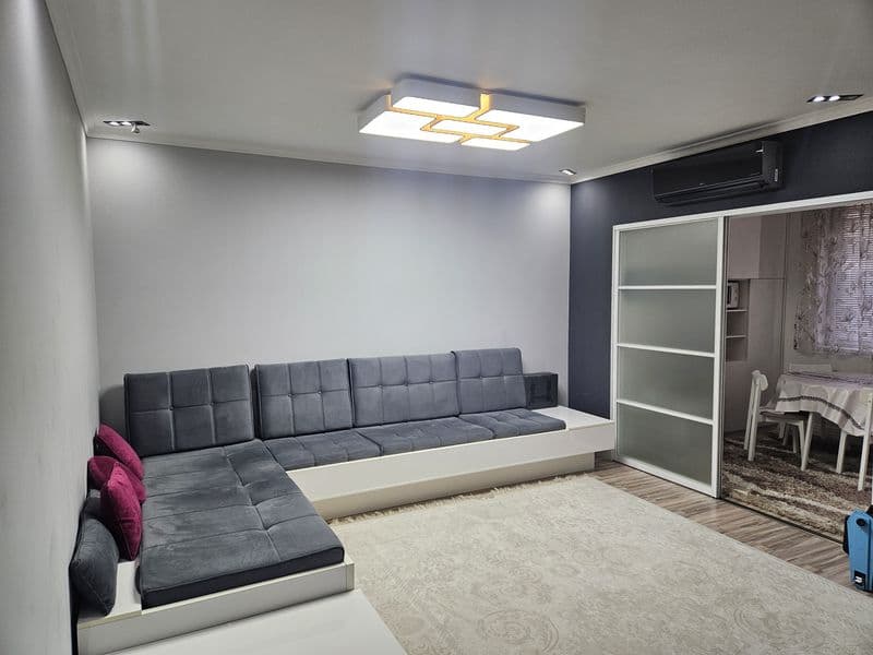 Сдам свою 2х комнатную квартиру на 2ом этаже кирпичного дома