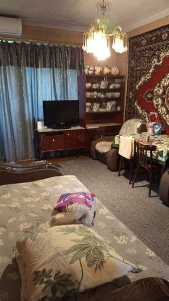 Квартира со средним ремонтом.<br />
С обстановкой.<br />
4-ы — фото 2