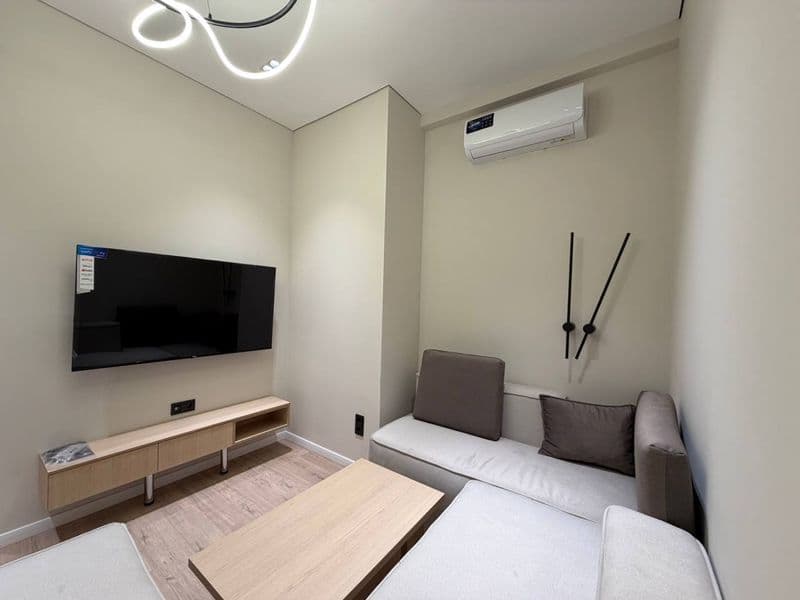 Аренда <br />
2 комнатная квартира <br />
На алайском <br />