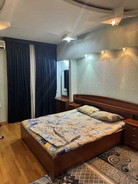 Юнусабад-11<br />
<br />
Цена: 550$<br />
<br />
• Ориентир: