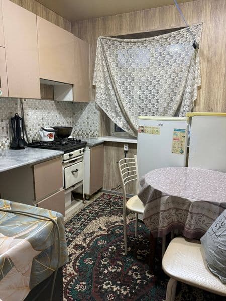 Чиланзар 6 квартал <br />
1/2/5<br />
350$<br />
50% услуга 