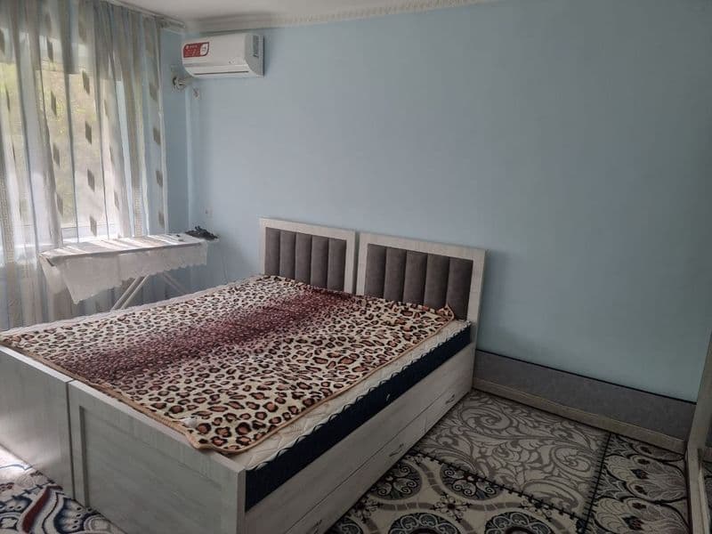 Срочно сдам квартиру в Мирзо Улугбекском районе 1/3/4. 28 кв