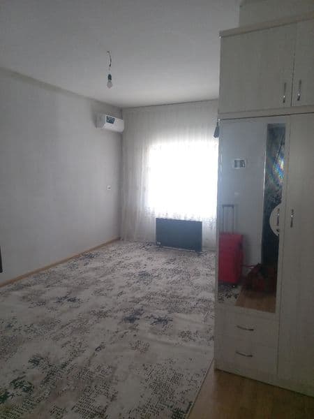 Sergeli bekatida 1-xonali kvartira bor maklersiz xozaynsiz h