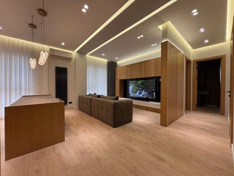 Жилой комплекс: Parisien<br />
Комнат: 3<br />
Этаж: 2<br />