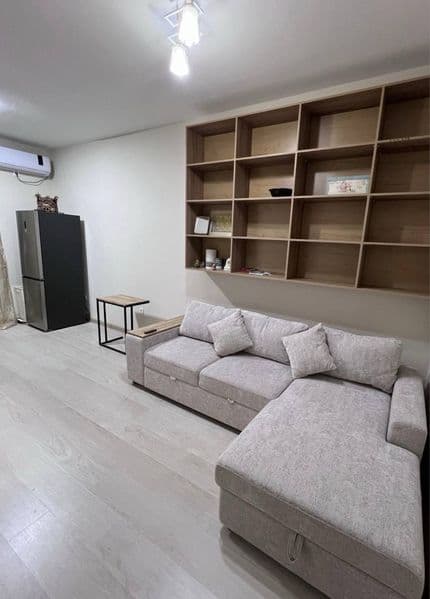 Сдаётся двухкомнатная квартира <br />
Площадь : 55 квадратны