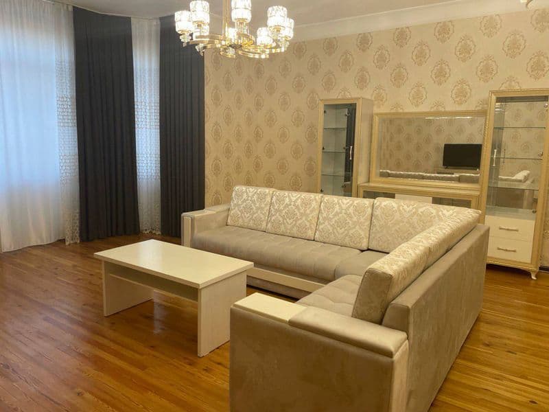 Сдаётся в аренду в габусе квартира на Ц1:<br />
3 комнаты <b