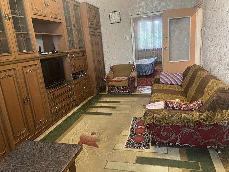 Срочно сдаётся в аренду на долгий срок 2 комнатная квартира 