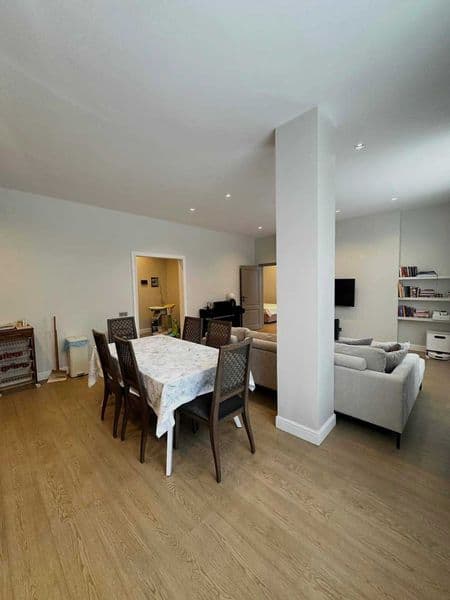 2-х комнатную квартиру на 3 этаже,<br />
В квартире есть все