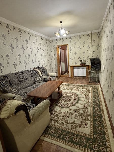 Сдаётся 1 переделанная в 2х комнатную квартира . В центре го — фото 2