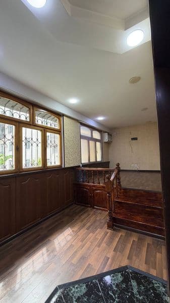 Оилага ижарга берилади  барча қулайликлари билан 5 хонали Бе