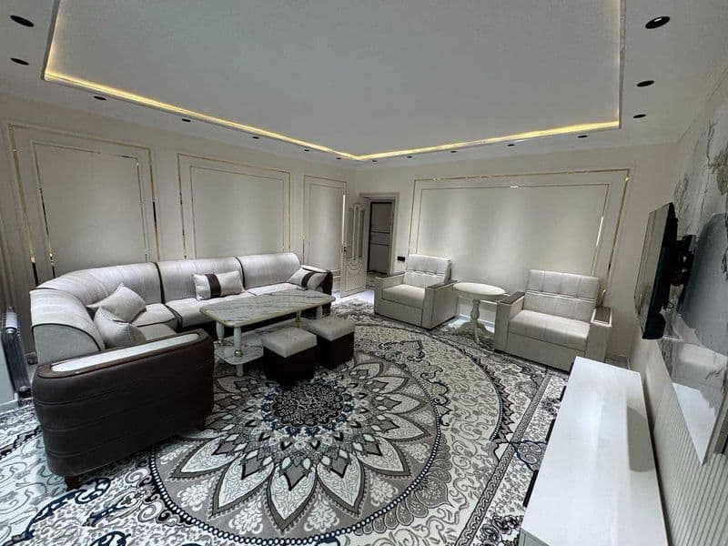 Xалклар дустлиги метроси олдида Бешегочдан келишда унг томон — фото 5