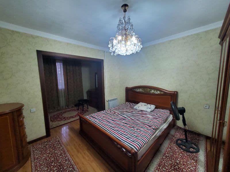 Отличное расположение дома - всё рядом - много магазинов, Це — фото 4