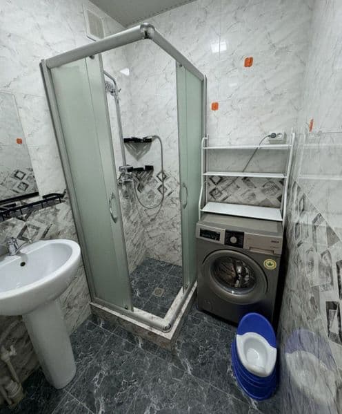 Beruni metro 2/3/5  yangi dom xamma sharoit bor srochni tops — фото 3