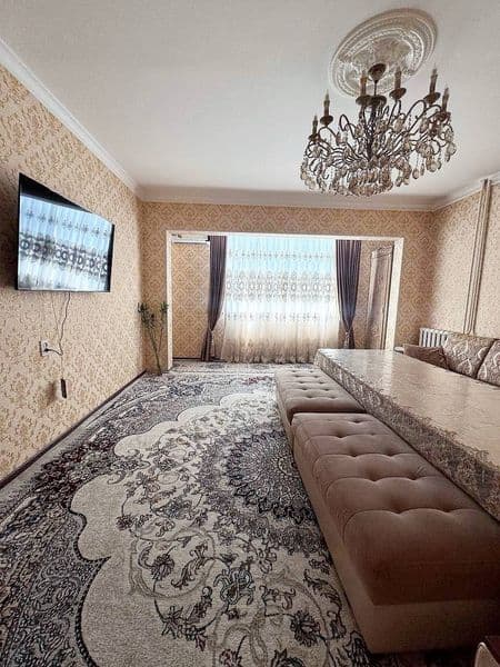 Oilaga yoki akkuratni talabalarga beriladi. <br />
QORAQAMIS