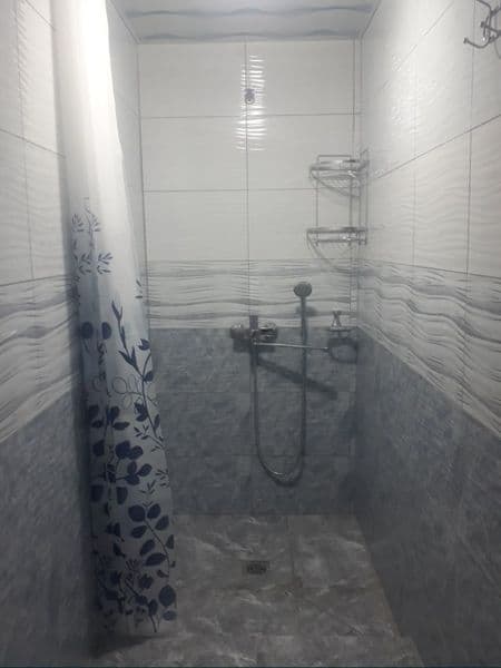 Беш кишили хона киши боши  1200000минг хамма шаройт бор кир 