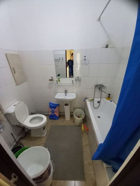 O'zgarish metro yonida 2xonalik kv<br />
BEZ MAKLER<br />
1  — фото 4