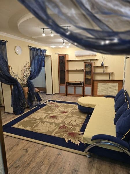 Сдается квартира метро космонавт <br />
1в2/4/7,  69м².<br /