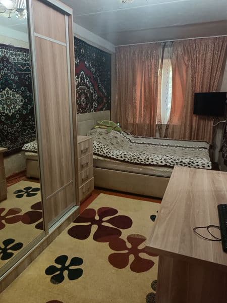 Сдаю 2 комнатную квартиру на Асалобод одна остановка от база