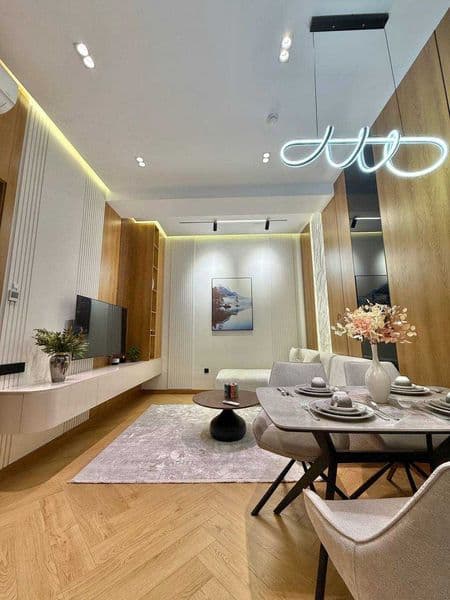 Жилой комплекс: Skyline<br />
Комнат: 3<br />
Этаж: 4<br />
