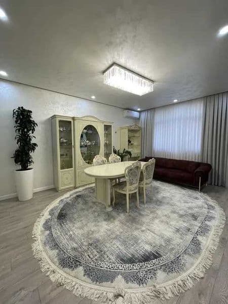 Сдаётся  квартира 4-х ком. <br />
Ориентир-  Golden house Pa