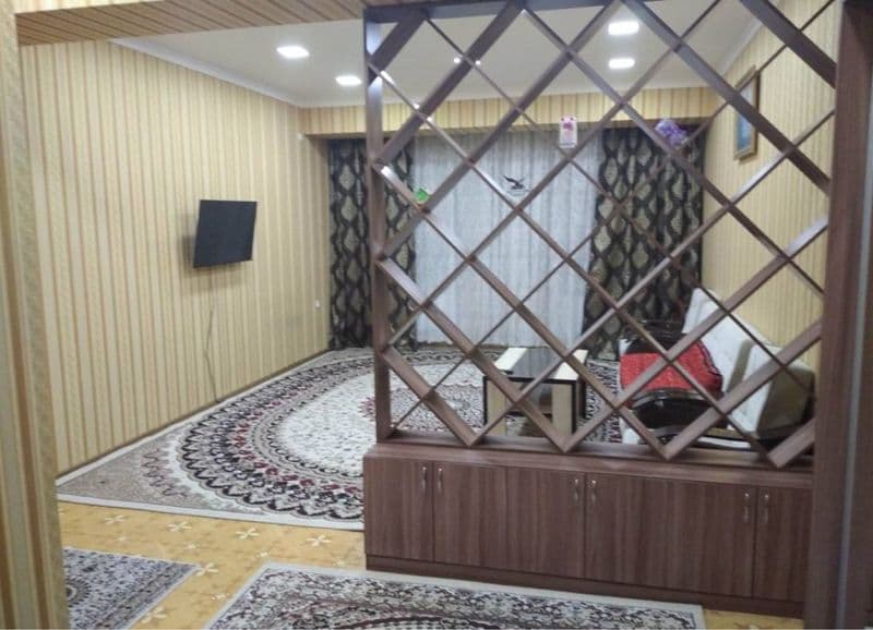 Район - Алмазарский<br />
Ориентир - Сагбон<br />
Комнат - 2