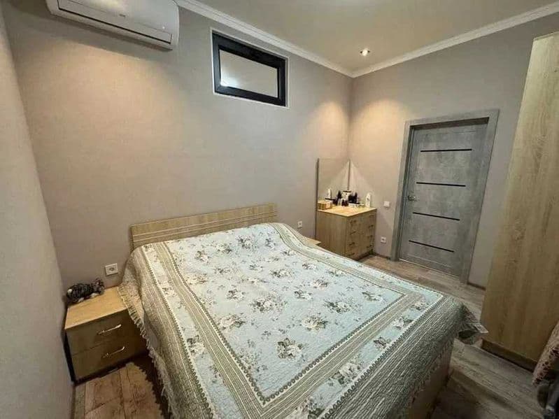 Сдаётся Шикарная Квартира<br />
<br />
• Район: Мирабадский<