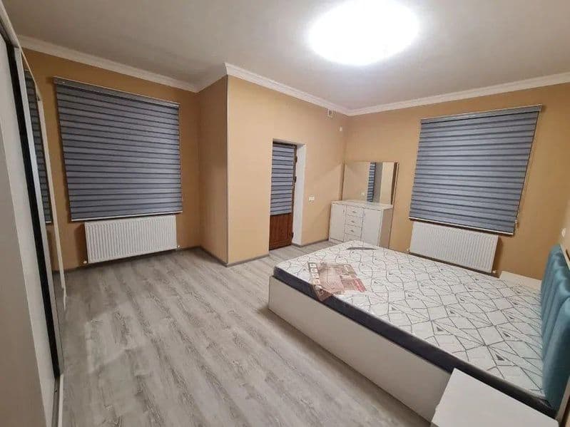 Шайхантахурский район, рядом с метро «Гафур Гулям». 2-комнат