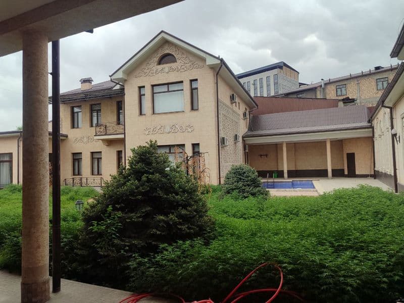 Яккасарай район.  Окло Мона ресторан 10 сот 3 этаж 2 ва басе