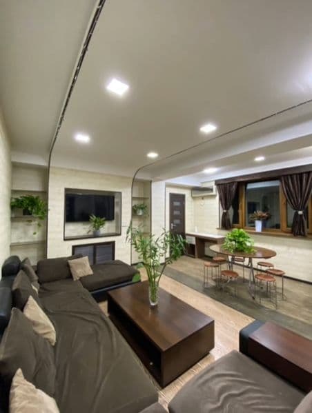 Сдаю евроквартиру на метроКосмонавтов,с евроремонтом,с мебел