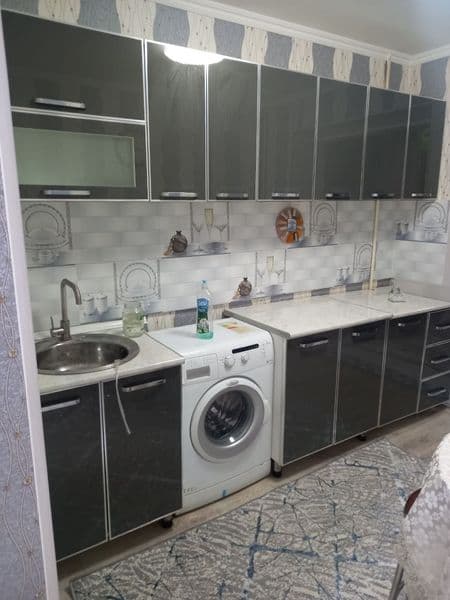 Чиланзар 5 квартал 1-комнатная 3-этаж 4-этажного дома балкон