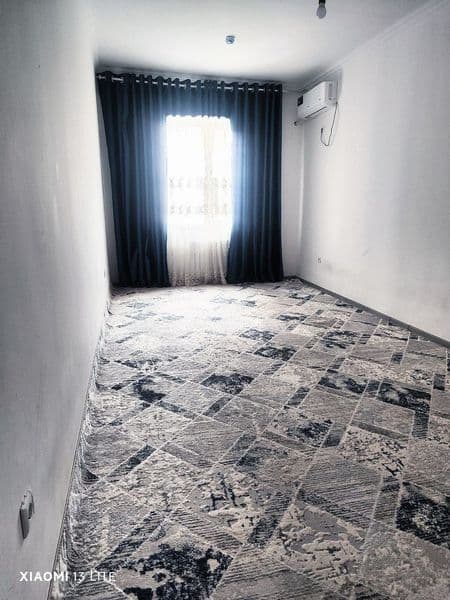 Shaharning eng tinch va nufuzli joyida. Metro chiqishida. 2  — фото 3