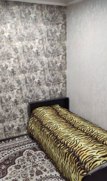 Сдается 1- комнатная квартира одноэтажный дом . Общий двор <