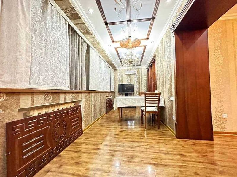 Район: Мирзо-улугбек<br />
Адрес: дархан<br />
<br />
Комнат — фото 4