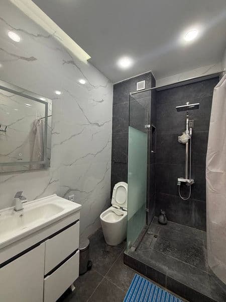 Срочно сдаётся 2х комнатная на 5 этаже 9 этажного дома с хай — фото 2