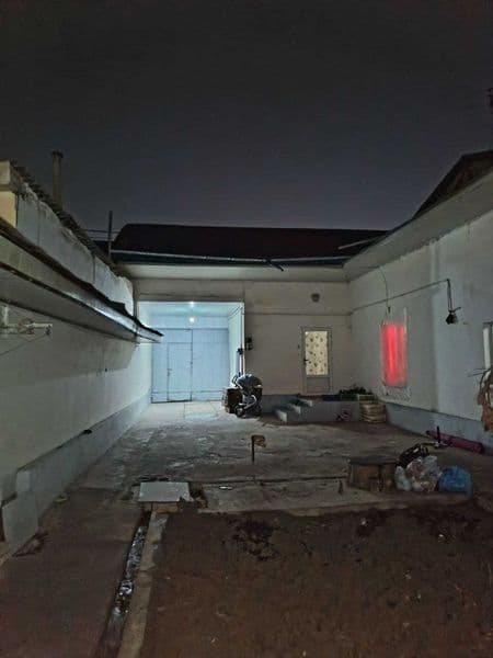 Uyda hamma sharoit bor. Gaz, issiq suv, sovuq suv, wi fi kir