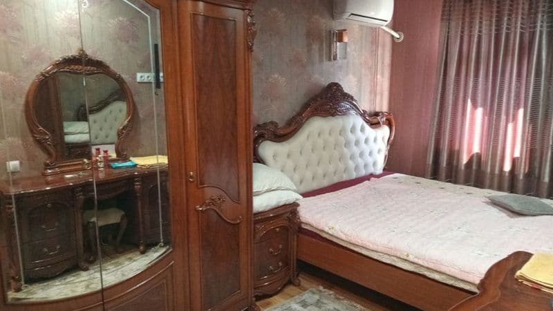 Қора Қамиш 2\4 <br />
9 этажкали дом<br />
4 этажи лифт бор<