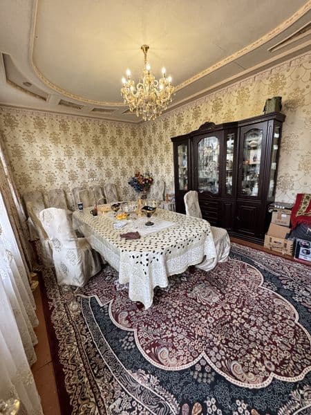 Assalom alekum bezmakler hovlidan 1 ta xonasiniga qizlarni q