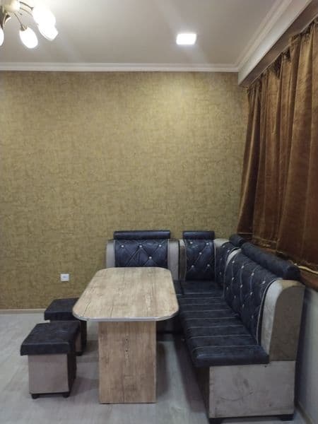 1 honali uy ijaraga beriladi korasu 6 bozorchani yonida. Mak