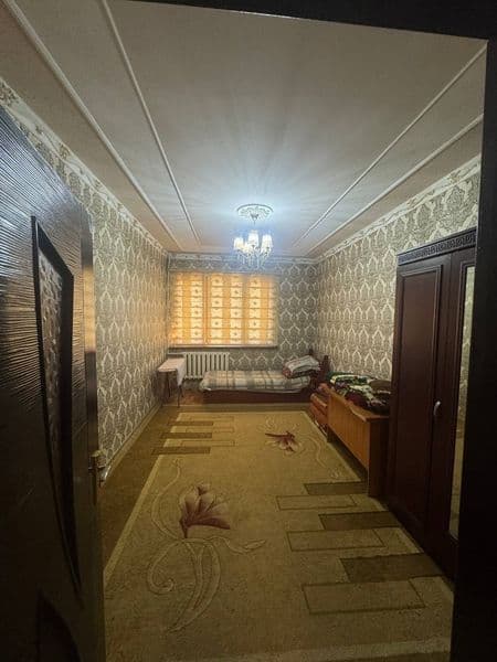 Аренда чиланзар 11.  Трёх комнатная.  Есть телевизор холодил